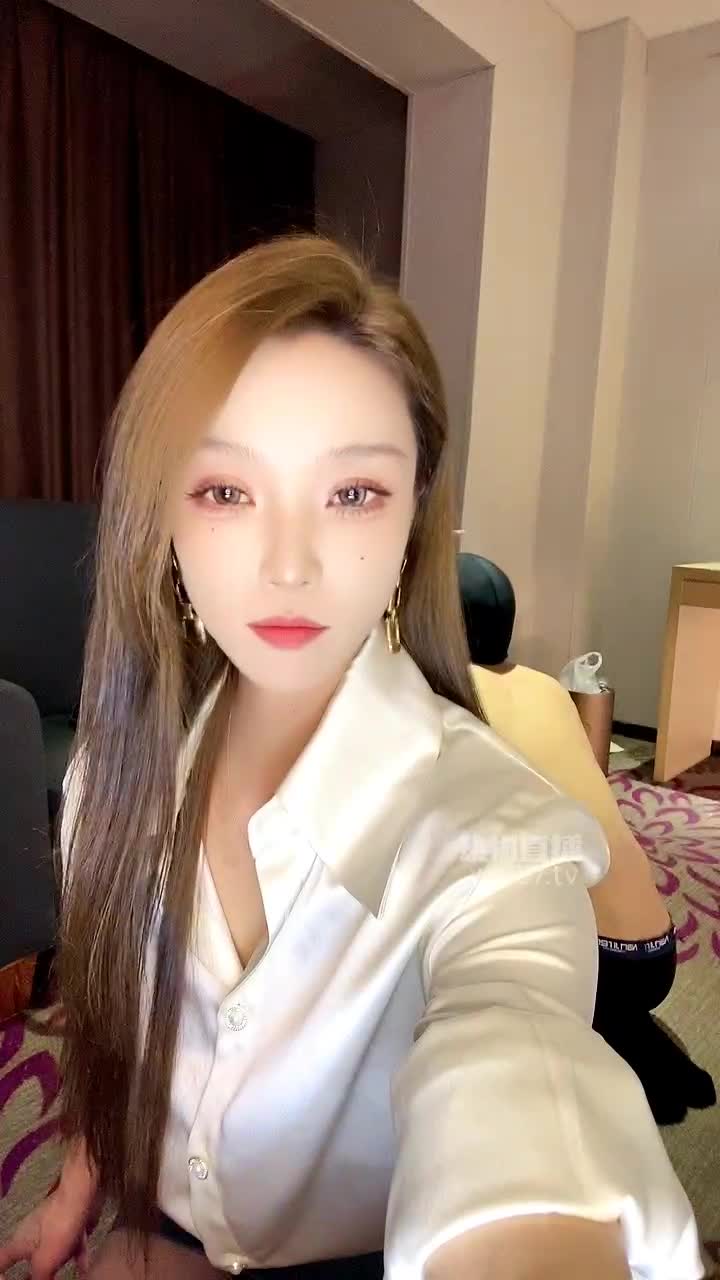 2048.hk@苏晴沐雪女生也能很暴力TJ：双主打狗暴力耳光暴力踢踹暴力全体重踩踏2025-11-21视角2