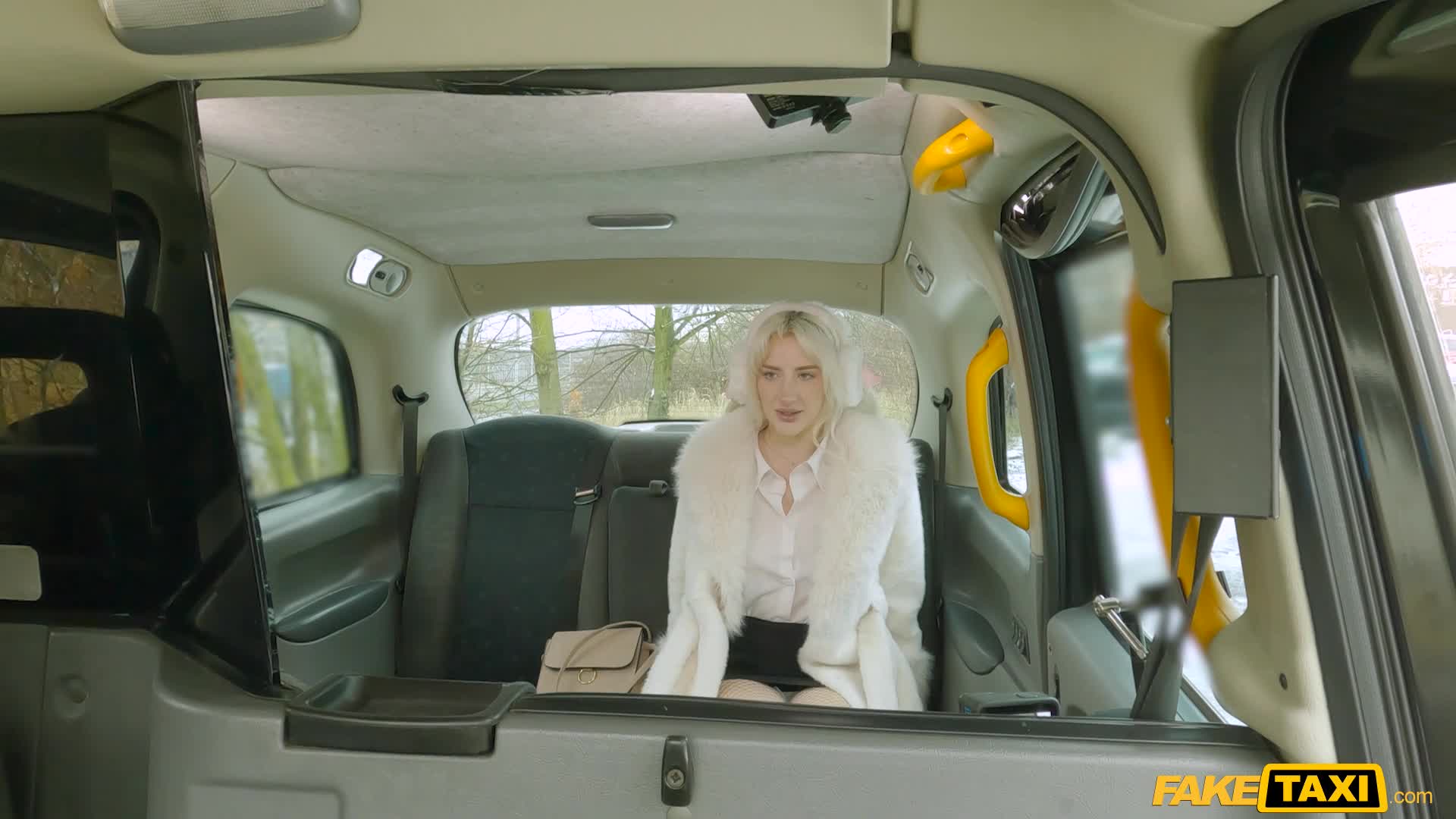 2048.hk@faketaxi.26.02.16.sunflower.doll