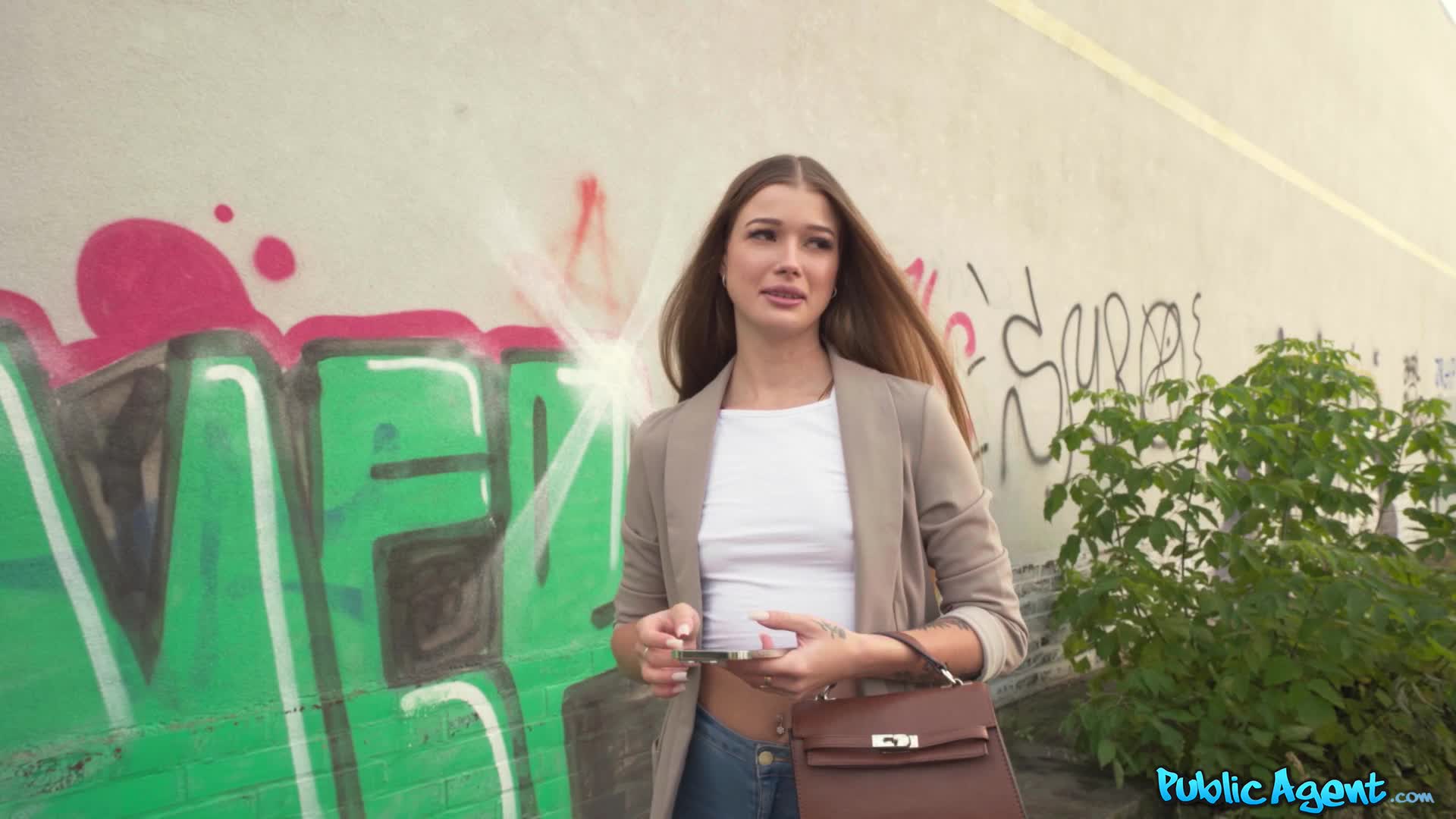 2048.hk@publicagent.26.02.18.olivia.sparkle