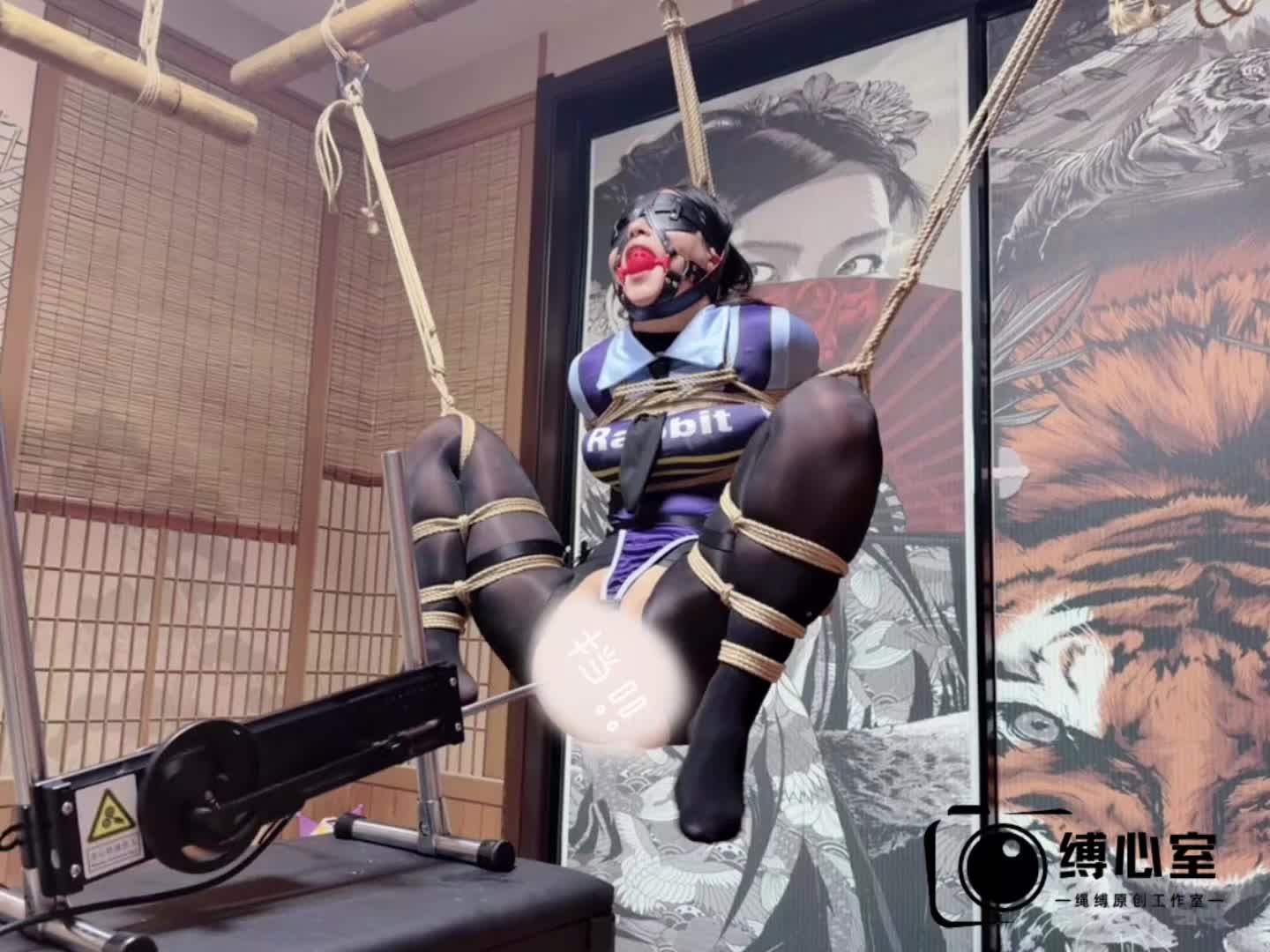 2048.hk@2048.hk@88【缚心室】朱迪兔朱迪，你被捕了！M腿直身吊缚，非常绝望的姿势，炮机筋膜枪极致折磨，过于刺激不停挣扎，多次GC后大量喷水1