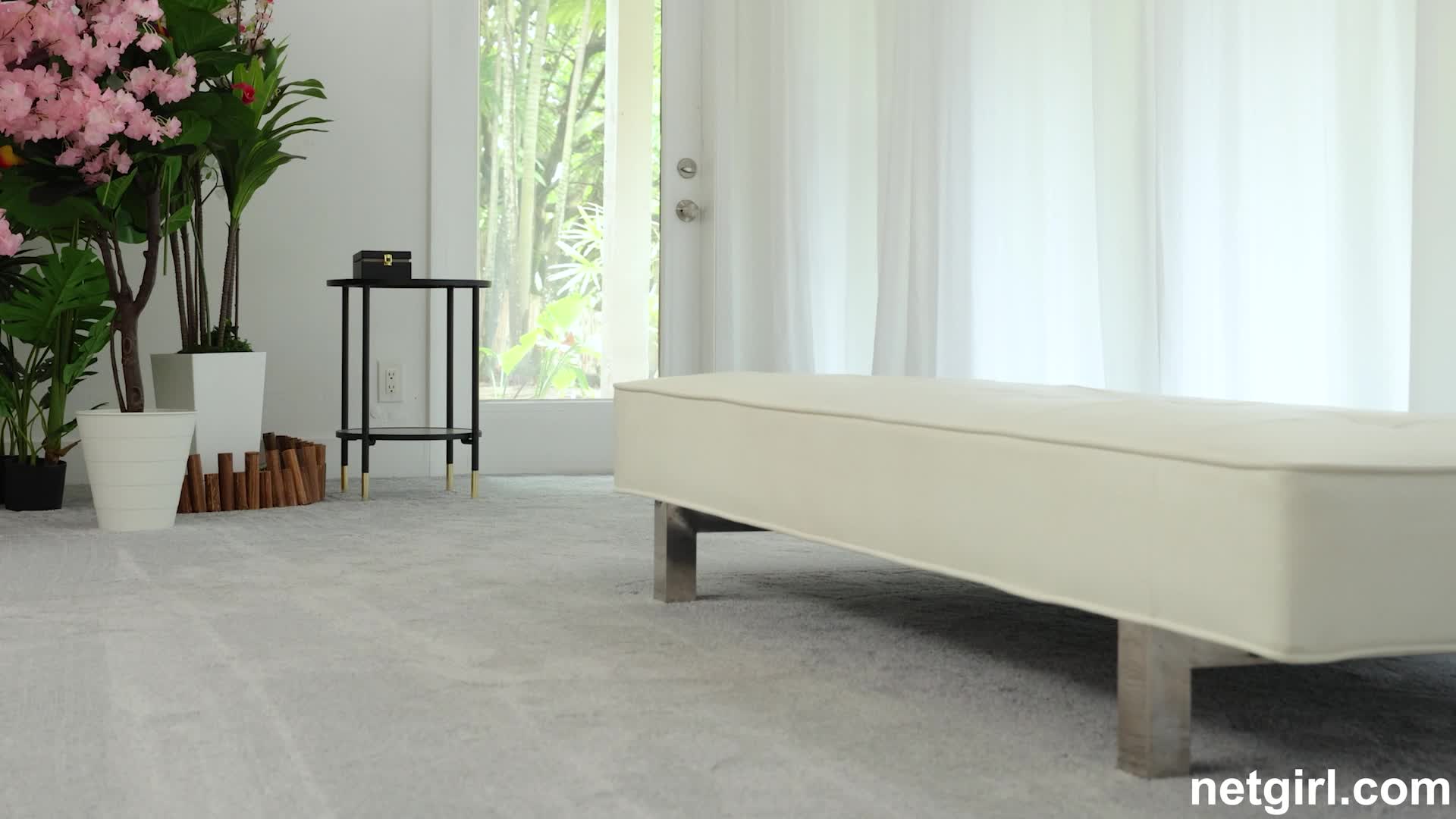 2048.hk@NetGirl-LilyBBG