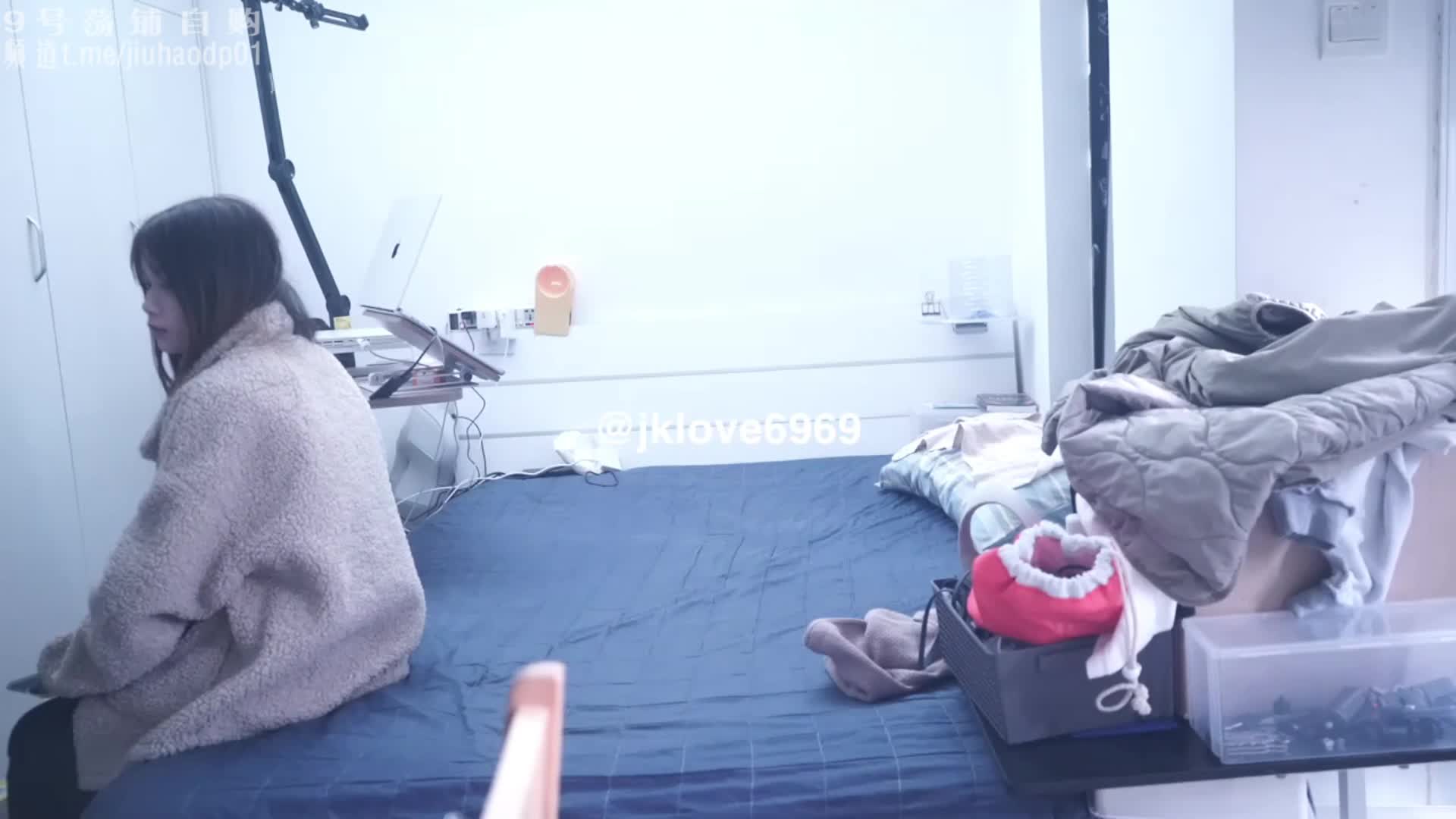 2048.vip-专约极品嫩妹『jklove6969』jk32 jk35两部，见过处女流血，但是处女拔罐就离谱了吧