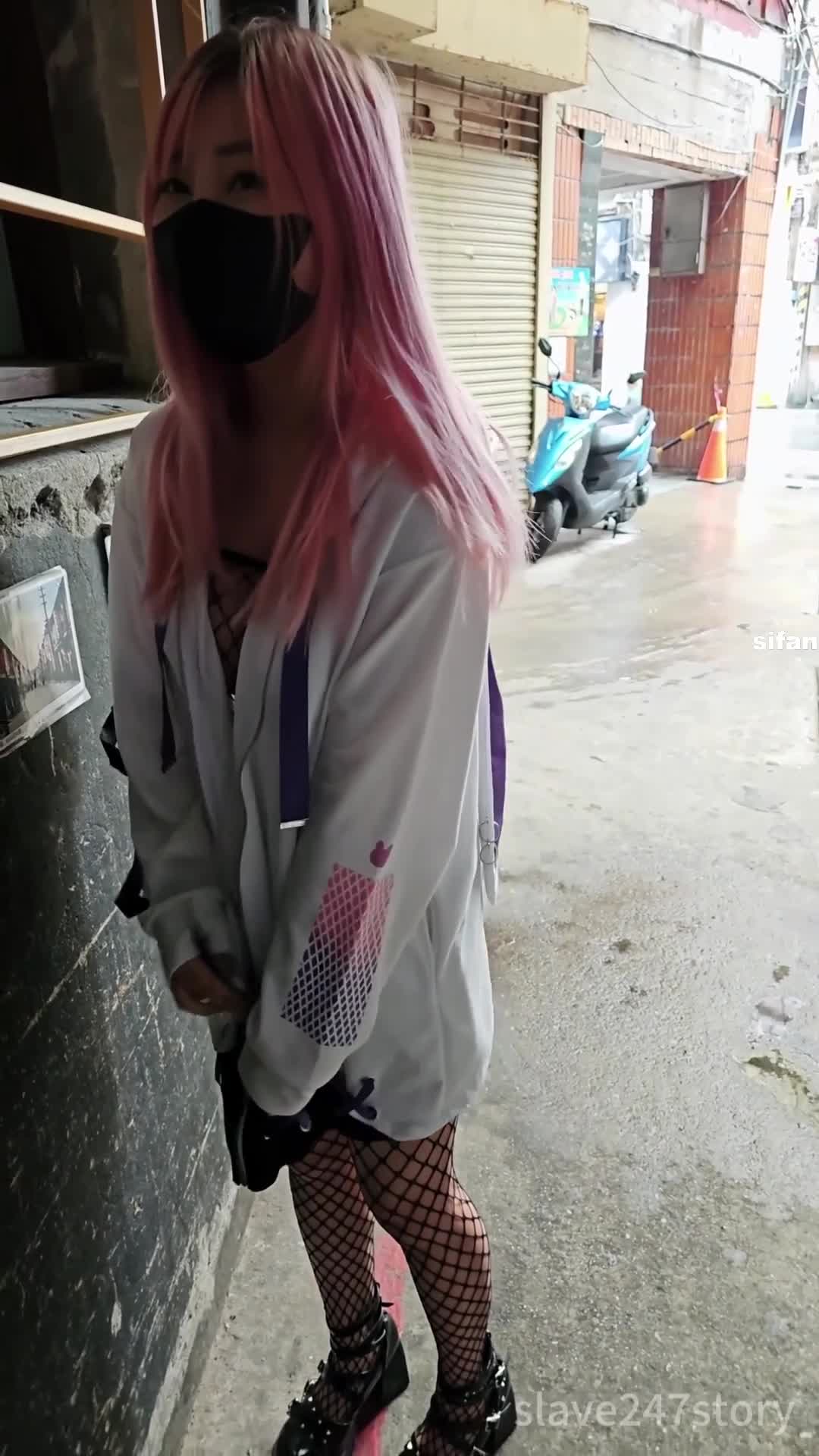 2048.vip-四月重磅】露出博主【小小Q】的露出频道付费4部