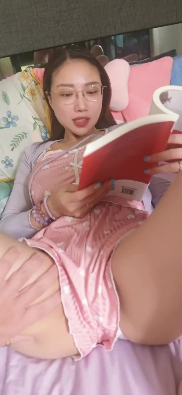 2048.vip-老公真是坏死了，人家在看书都不消停，人家要学习拉要考试了