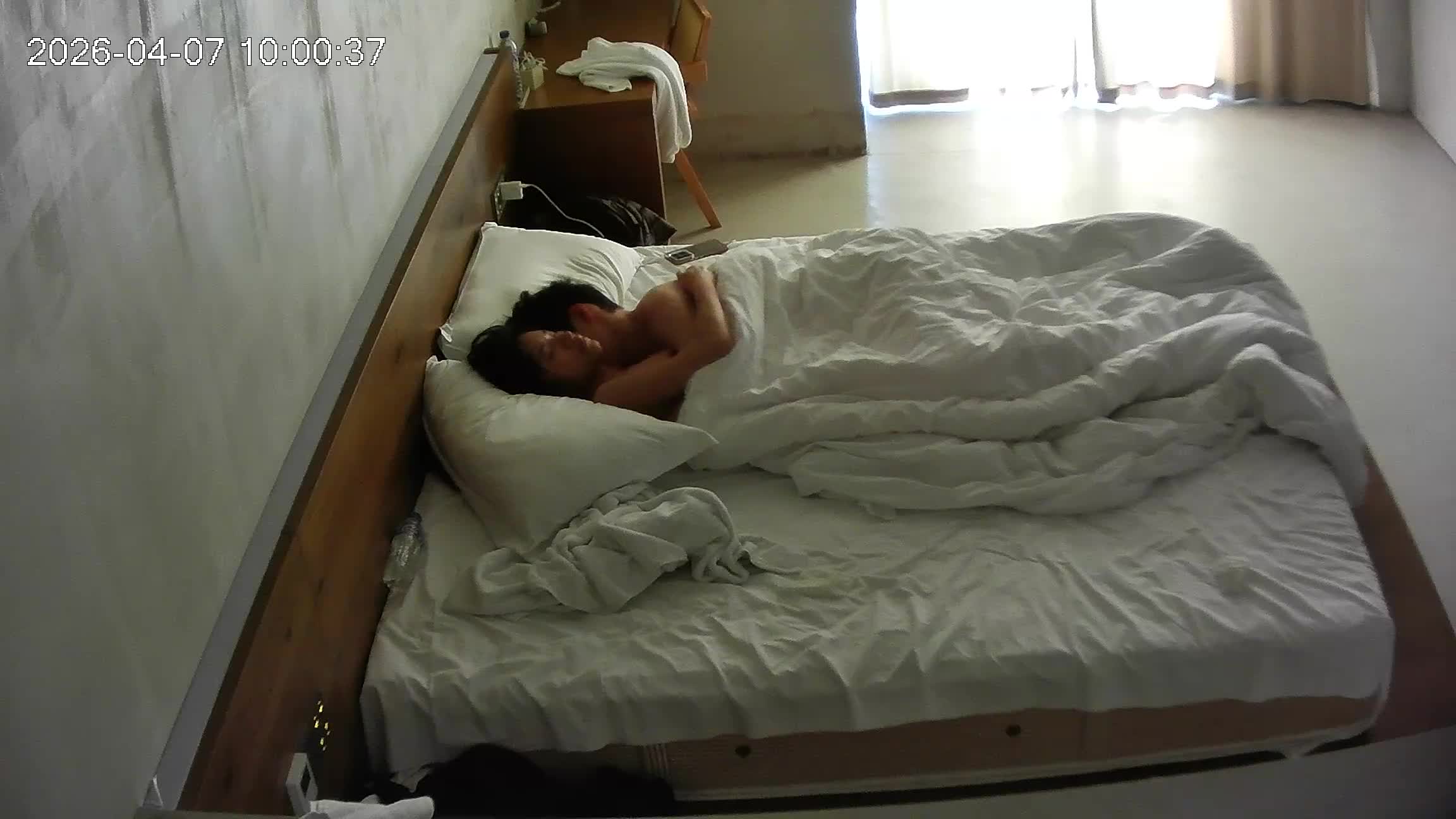 2048.vip-多彩商业街 4-7 小美女的颜值和身材都不错 就是小奶子差点意思 女上臀动奶不动 被男友连续内射两发