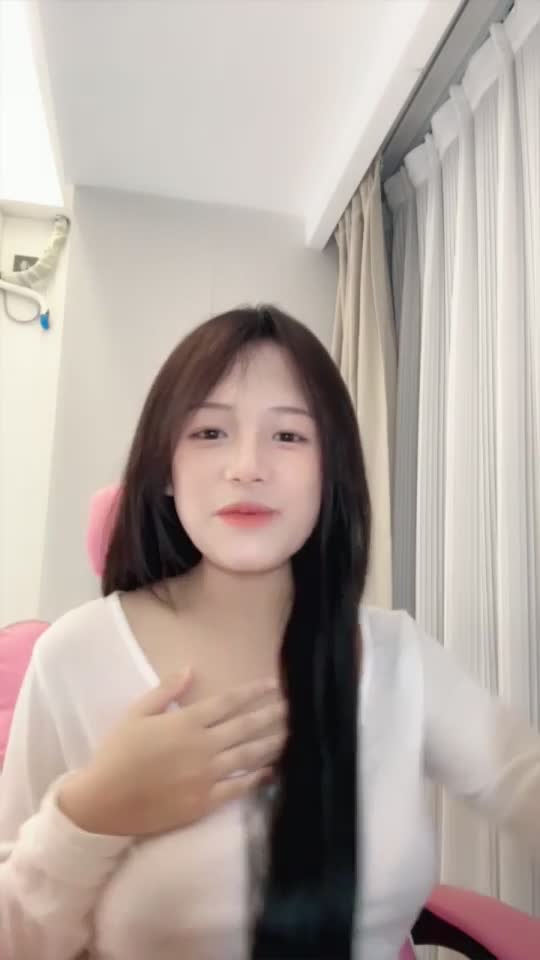 2048.vip-S狐狸精】G奶女学生顶级身材S曲线 奶子又大又圆 无毛嫩穴一线天 裸舞魅舞狂撸中 自慰流白浆