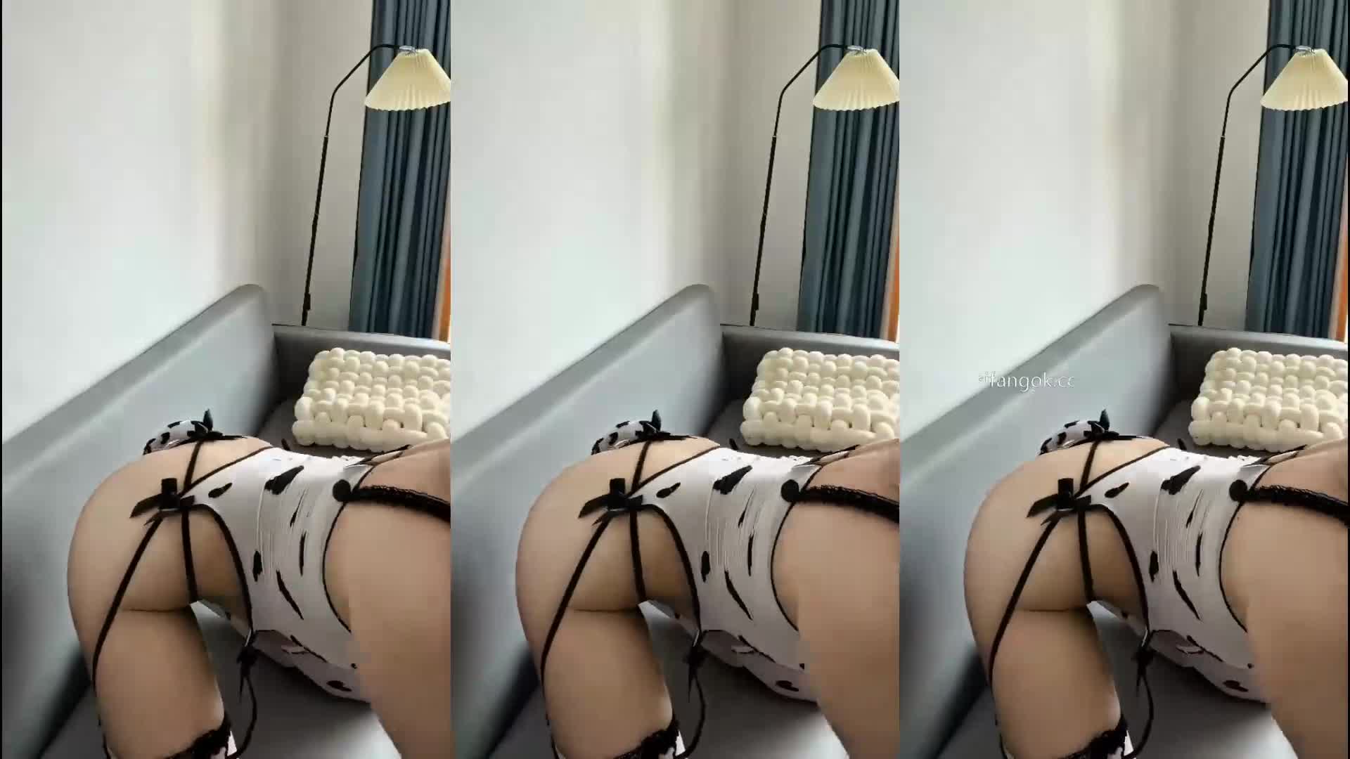 黑皮辣妹抖音诱惑 屁眼魅力最黑  这位抖音上的黑皮美女，肌肤如巧克力般诱人，那神秘的私密之处散发着最原始的野性魅力，让人无法移开视线，充满无限遐想与激情！点击下载同款APP 极品美眉等你调教观看更多完整版加入会员群