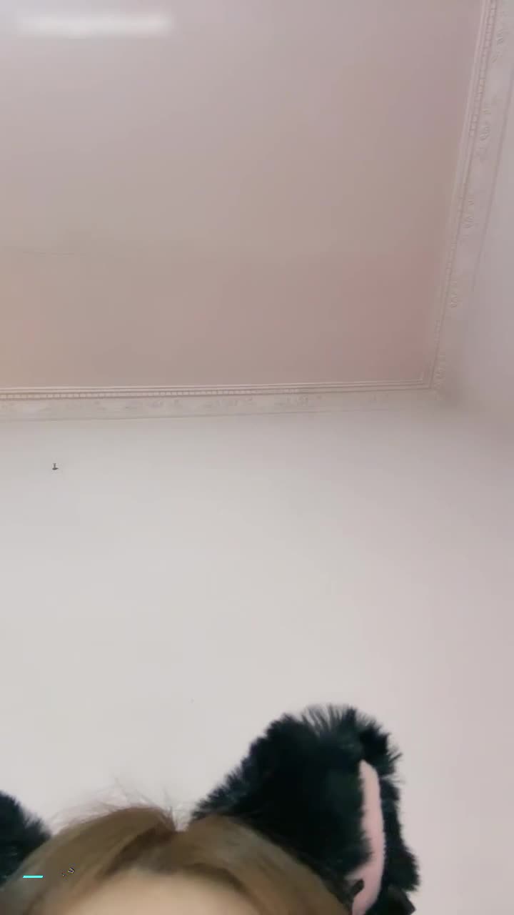 骚浪少妇红色包臀裙出租房跳蛋直播自慰肥美诱惑 性感少妇身穿紧身红色包臀裙，在私密出租房开启火辣直播。她缓缓插入跳蛋，身体随之扭动，沉浸在强烈快感中，那丰满私处散发着无限诱惑，引人入胜的表演让人欲罢不能。点击下载同款APP 绝美母狗等你调教