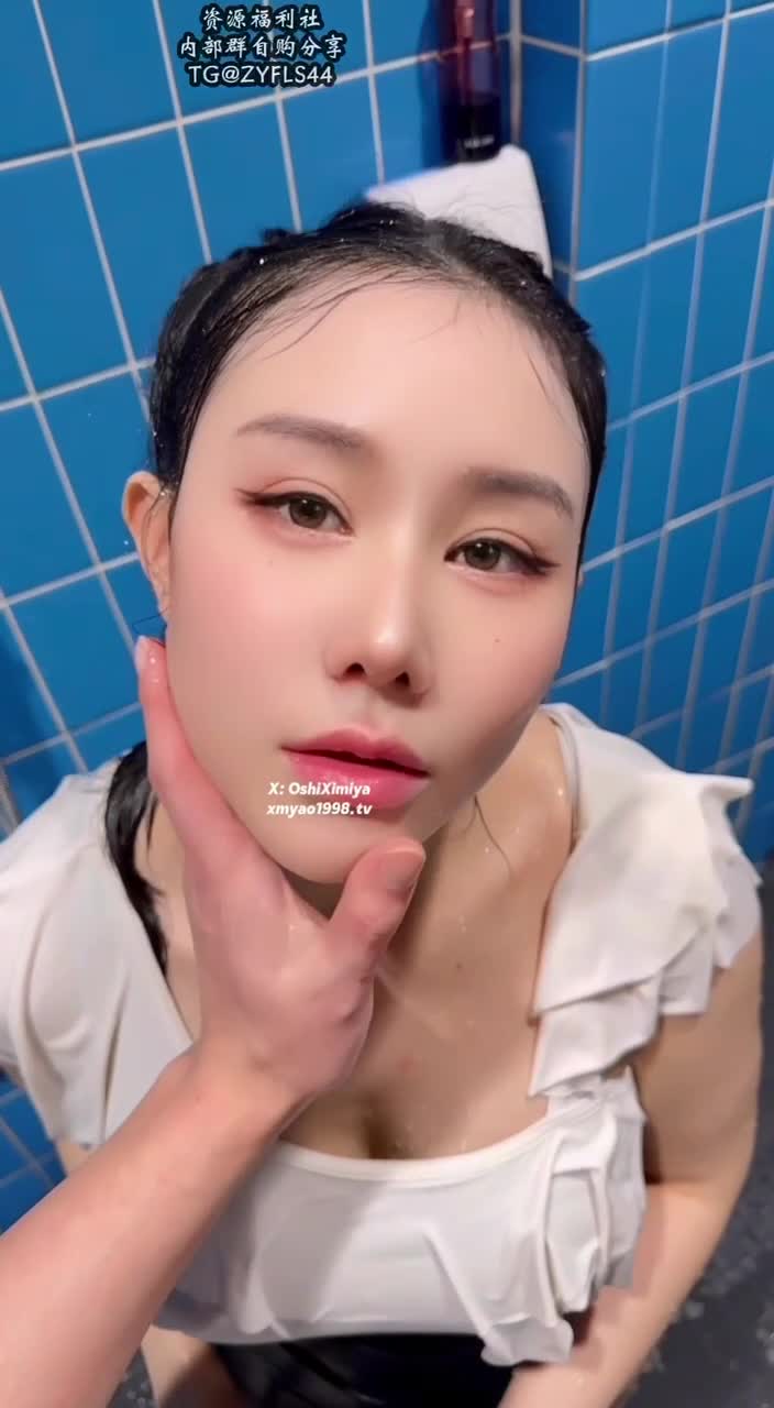 汐梦瑶 女神汐梦瑶 《公共泳池更衣室做爱》 又是发情的一天，更衣室口交 ，站立后入，抱操，依旧内射。女神的小穴又要遭罪#汐梦瑶 #野战 #母狗 #肉便器 #性奴