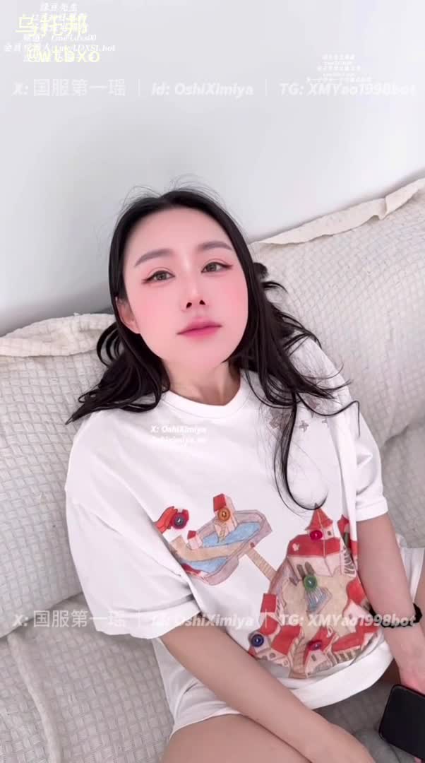 汐梦瑶推特性爱大师95后绿帽情侣美腿女王「汐梦瑶」调皮的妹妹 撞见大男孩愉偷在打手枪明明家里有我在，怎么可以自己动手呢？来吧，我来帮你，妹妹用自己淫荡小穴包裹住鸡巴，不断榨取精液#汐梦瑶 #剧情 #肉便器 #性奴 #骚货