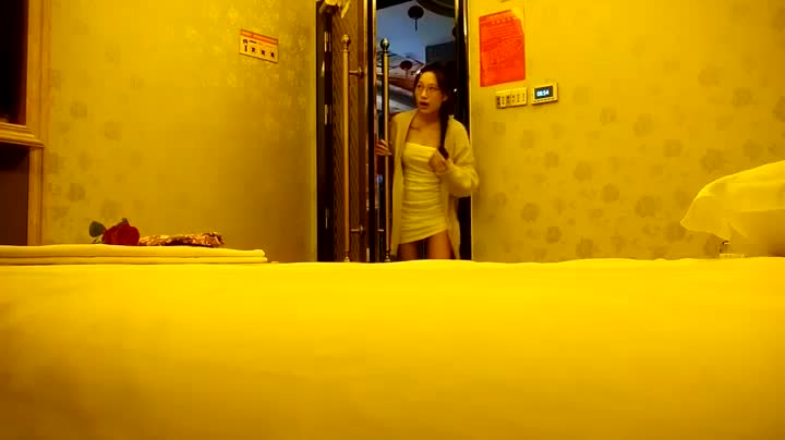 #SPA #按摩 #会所小哥足浴会所按摩SPA，连续看了3个，可惜年轻高颜值小妹不做全套，无奈之下只能找大奶少妇老相好泻火了！
