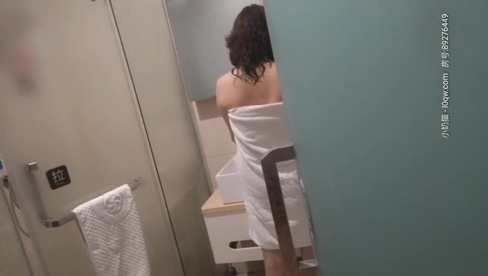 #SPA #按摩 #男技师公司女高管工作压力大，下班后单约推油小哥上门SPA按摩