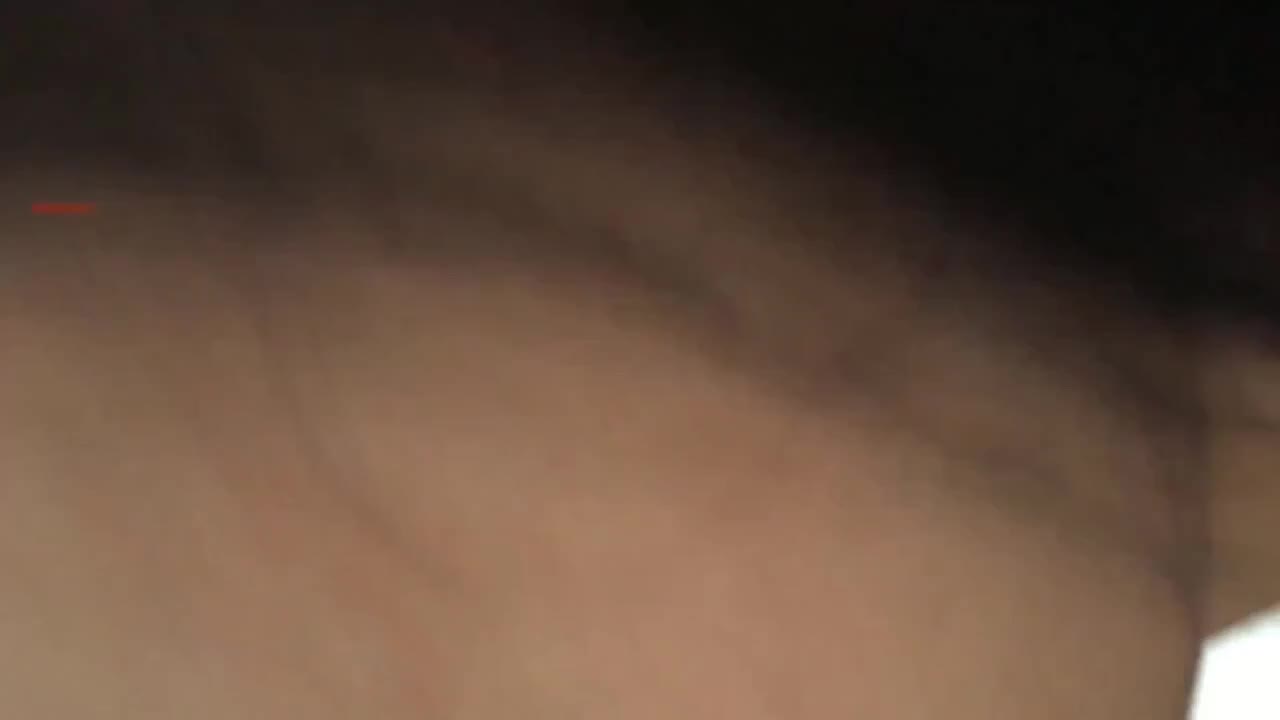 美容院离异的熟女老板娘，毛发旺盛性欲很强，应该是很长时间没有滋润了，对白精彩，身材颜值都是比较完美，这种熟女少妇谁能不喜欢