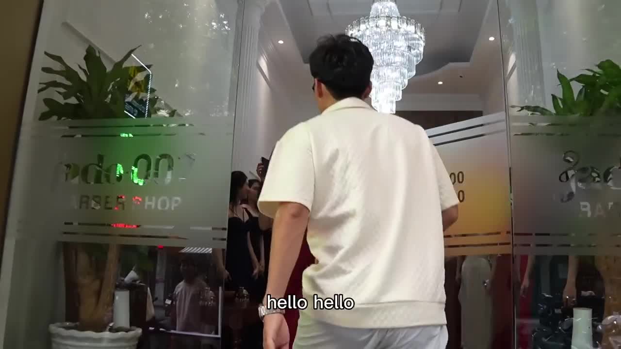 #SPA #双飞双飞越南按摩按摩店顶级颜值老板娘，肉体与灵魂的激烈碰撞让我更加深入了解她！