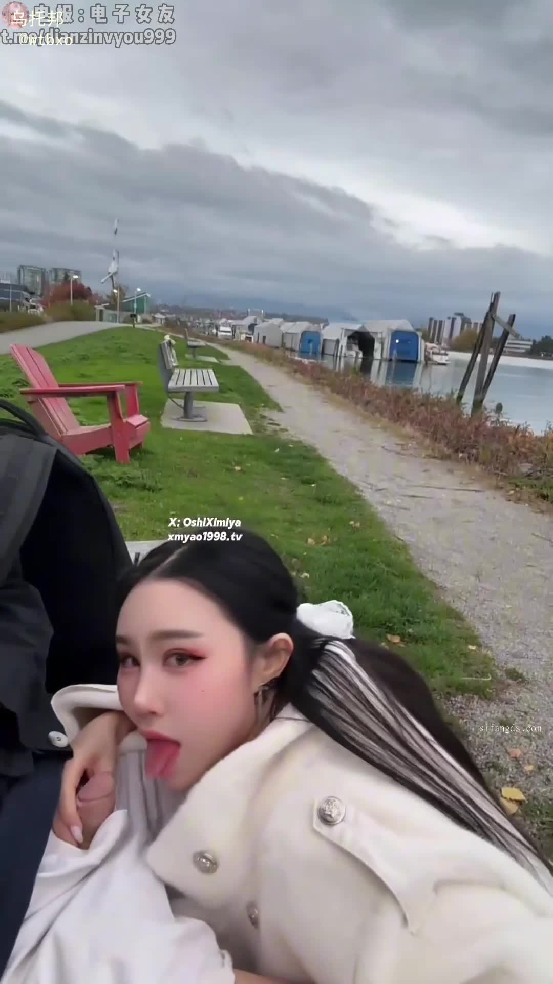 汐梦瑶 整活姐高强度输出，街边doi，《玻璃临时休息房》做爱被偷看立马吓得提裤子主打的就是整活，在各种地方都能开始吃鸡做爱，发烧的样子属实够诱人的，够鸡巴的反差#汐梦瑶 #露出 #骚货 #口交 #性奴