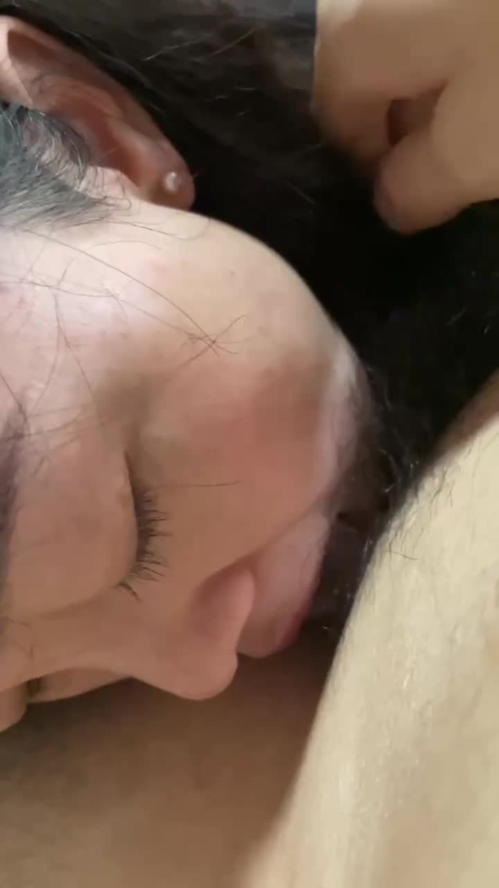 经典熟女资源重现，我觉得这个女主值得让大家再为她撸一发，不需要过多地描述了，真正的天花板级别，单看封面就准备掏出大牛子准备战斗吧 满足大部分人对于熟女的遐想 非常推荐的一个作品