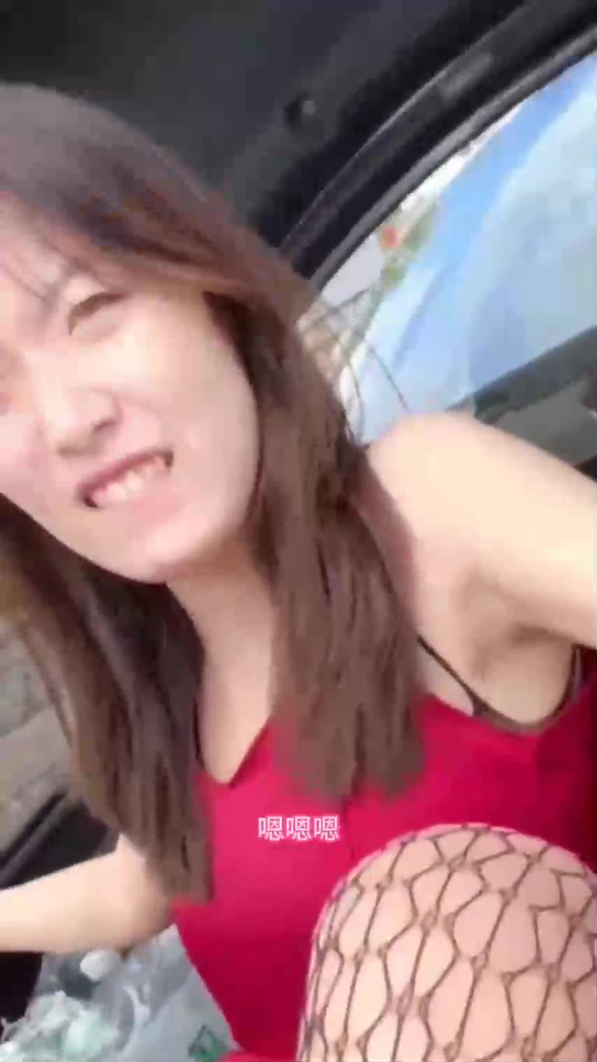 #白虎   #模特  #户外原创全网首发优选精品系列【约草极品身材模特，接她下班路上的直接摁后备箱猛干白虎骚穴！】妹子被草到腿软抽搐，痛苦扭曲脸蛋超带感，高潮喷涌不停歇。硬挺肉棒直捣深处，撞击浪叫回荡街头，干到瘫软求饶，眼泪汪汪腿打颤。极致快感直冲脑门，操翻天翻地，爽爆灵魂！