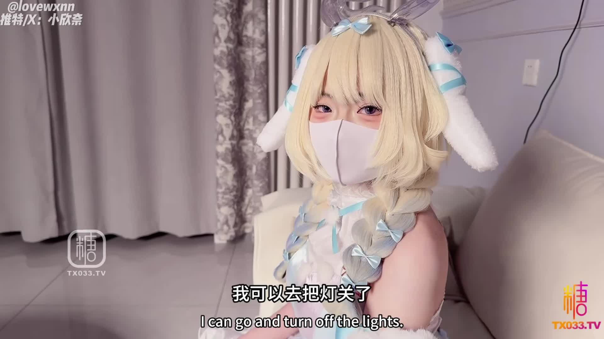 #白虎    #萝莉   #少女原创全网首发优选精品系列【推特极品网红白虎小萝莉！】甜蜜小妖精小欣奈，影院里化身你的专属嫩妹玩伴！瑶大耳狗梦幻模式启动，娇嫩蜜穴紧裹你的粗硬肉棒，疯狂吞吐榨取每一滴热精。粉唇猛吸龟头，舌尖狂舔卵袋，足交丝袜摩擦茎身到喷射高潮！穴肉层层绞紧，淫水泛滥直达子宫深处，边摇臀边浪叫求内射。无论影院包厢还是私密角落，她的小嘴小穴小脚轮番上阵，榨干你的蛋蛋直到腿软！来吧，沉迷这极致榨精盛宴，射爆她的骚嫩身体！： 点击此处观看完整版内容