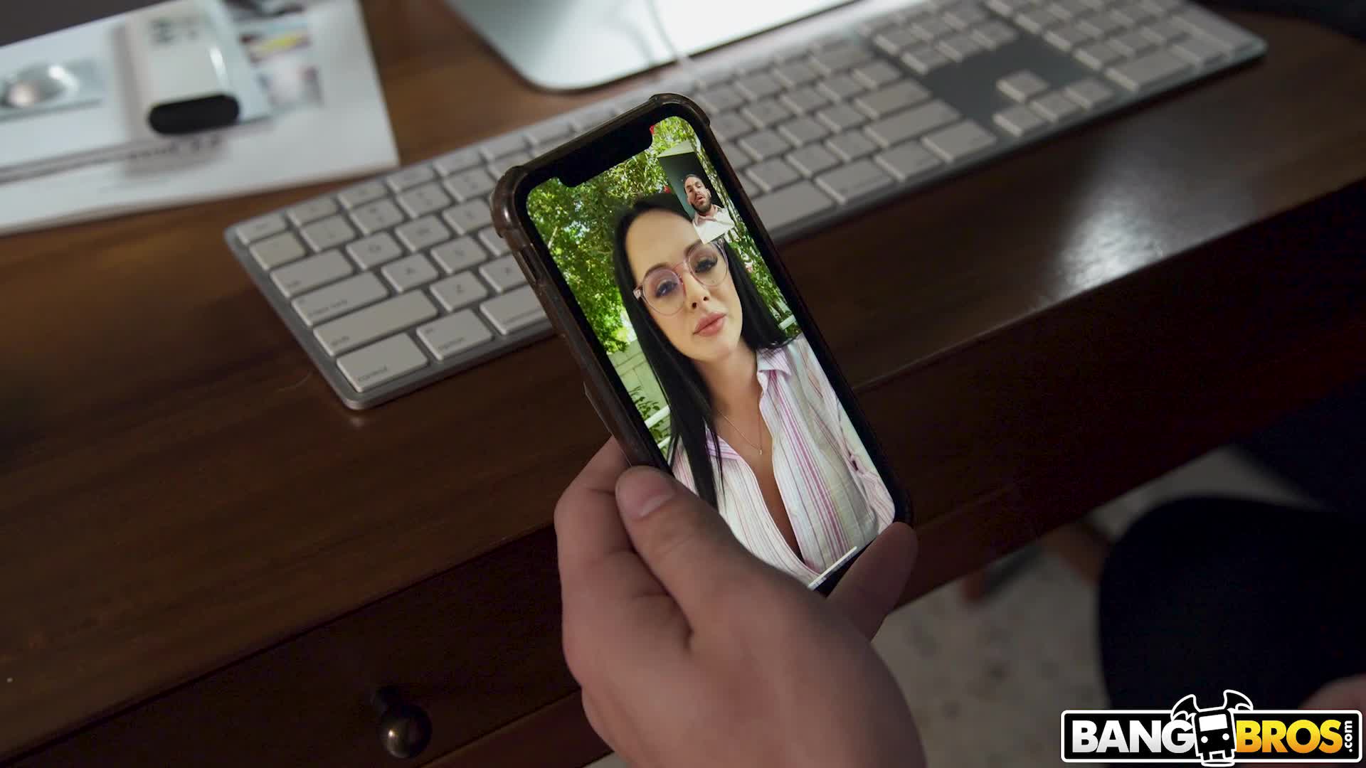 2048.hk@BangBros-FuckingMyBossforaRaise