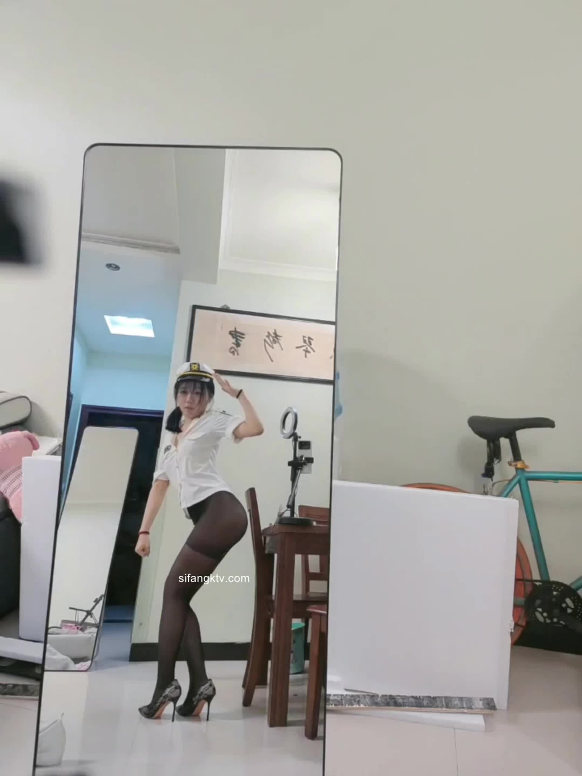 关键词：#CErNL评级： 二品ps：b站Up主，给金主表演丝袜裸舞