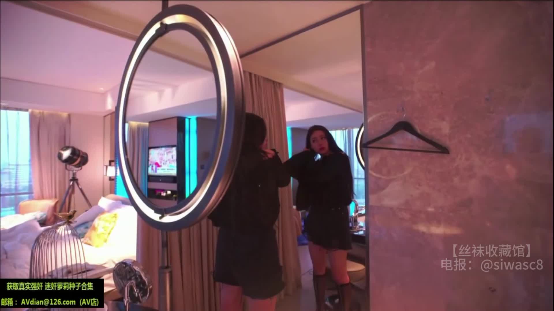 关键词：#果哥 评级： 一品ps：果哥私拍，这波是大奶妹，连体网袜，柰子Q弹柔软，嗦一口得有多爽