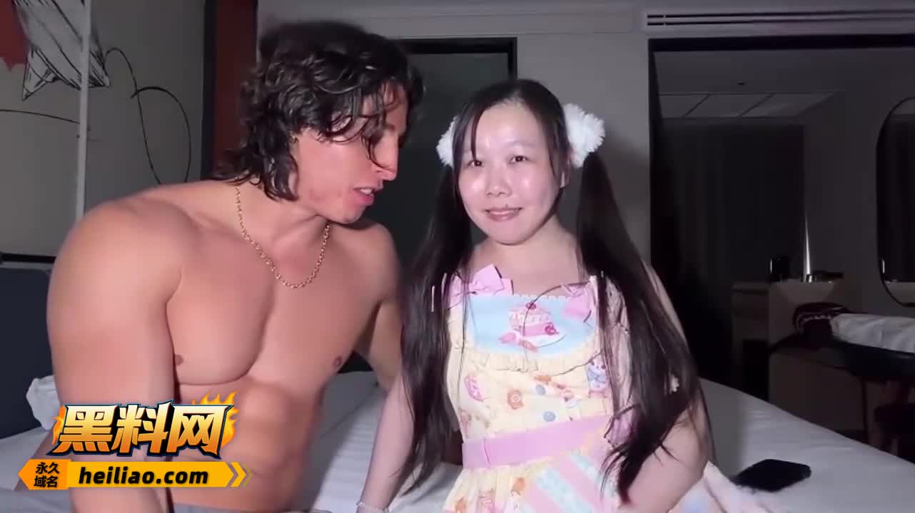 【冰凌紫萱 大战 gattouz 女主版 70分钟露脸狂操】冰凌紫萱从开始还想反抗，到后面完全放开被干得腿软，骚穴被插得水光闪闪，最后内射满穴#网红 #冰凌紫萱 #gattouz