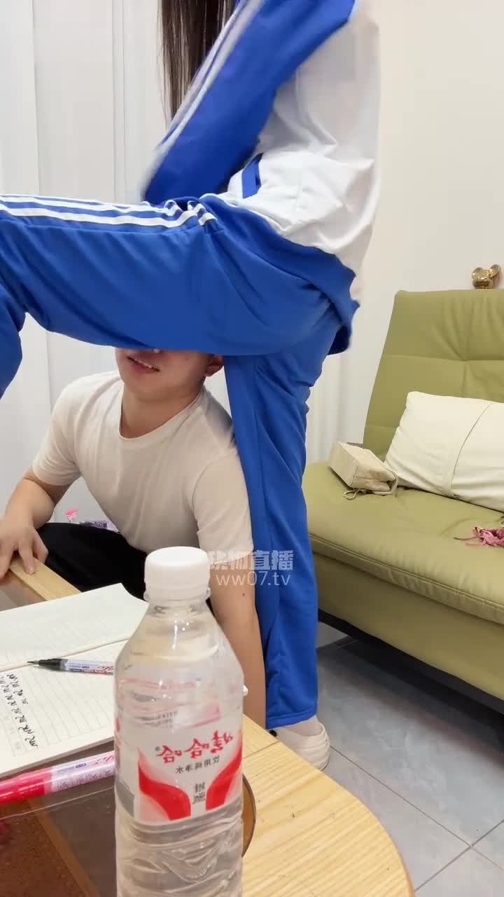 2048.hk@大大 TJ：给女学生补课 反被女学生强奸四爱训成狗 四爱 圣水 强行口舌 流精 2025-11-22