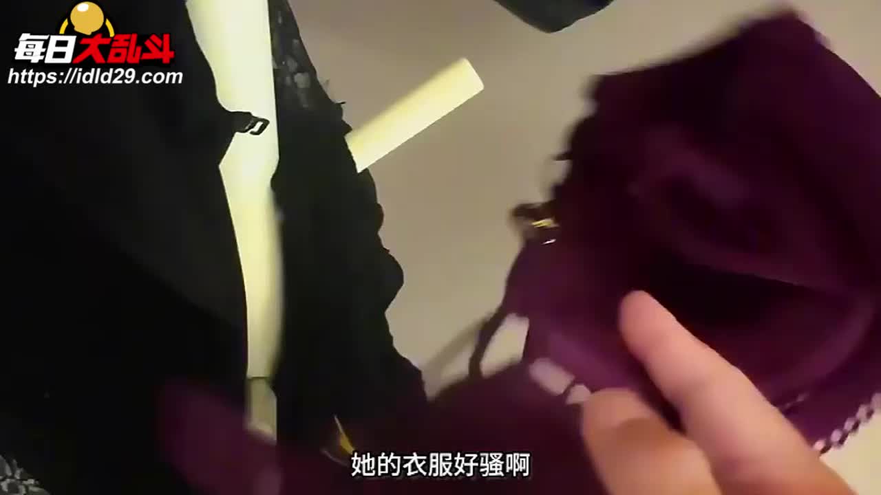 经典母子乱伦神作 乱伦我的淫荡继母 趁爸爸不在家 要挟逼迫性感小妈做爱