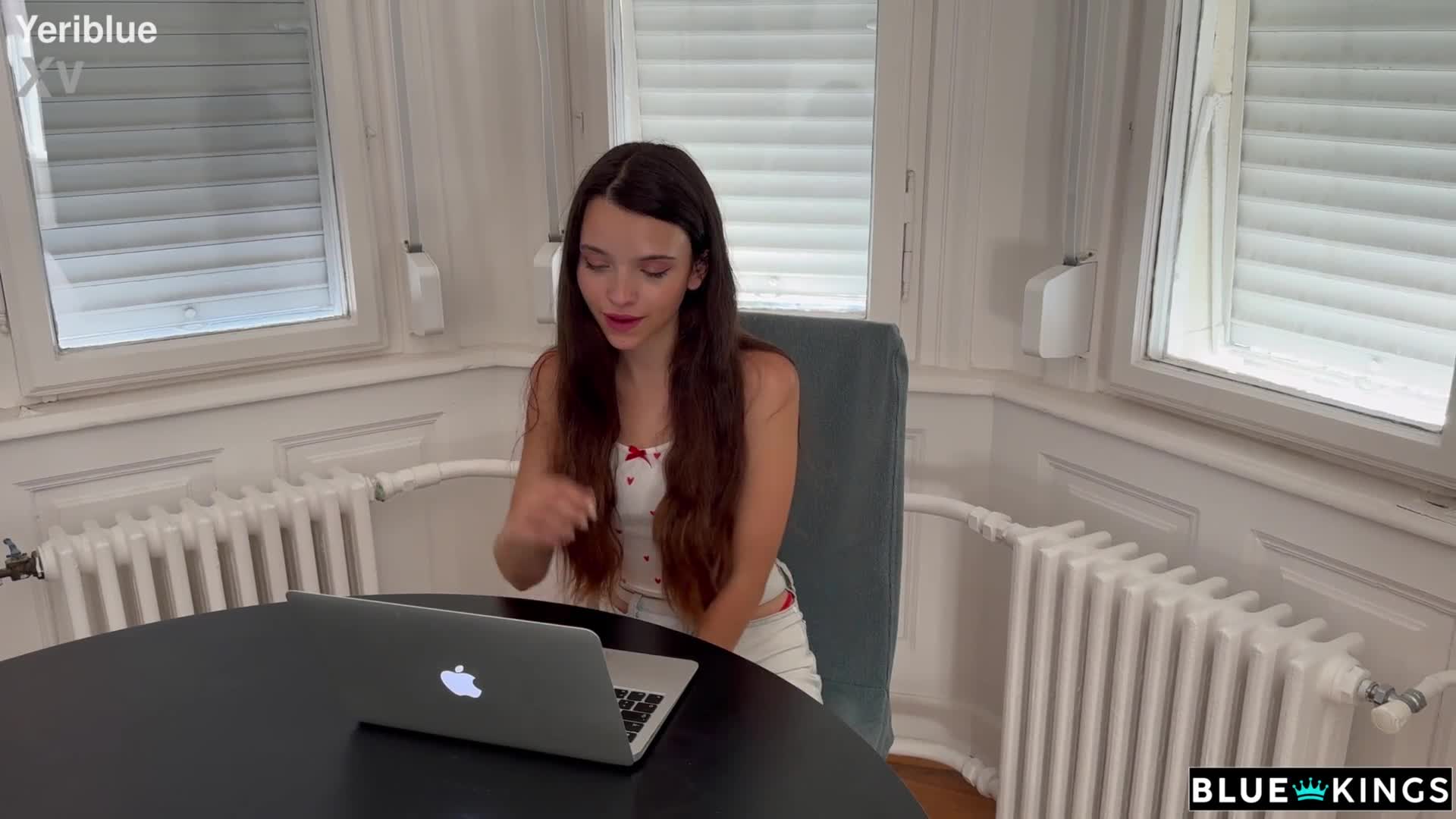 2048.hk@XVideosRED-YoungSpanishWomanFucksHerTwoFlatmates