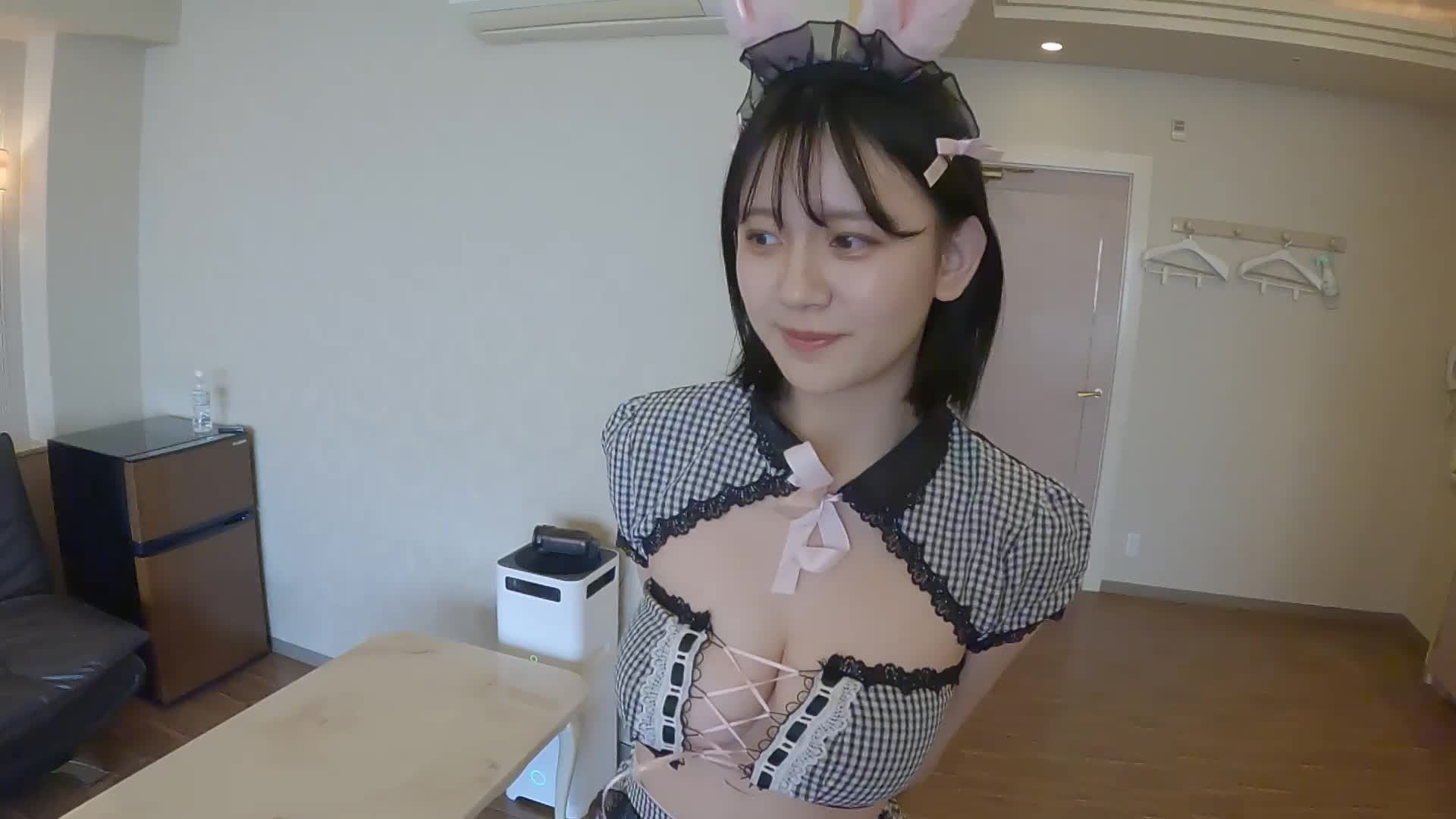 #FC2 G罩杯纯天然白虎学妹                                        群主观后感；都是高清颜值身材在线群主自己挑出来的一些精品，放心撸️  原版无水印合集已更至VIP群，进群查看置顶公告